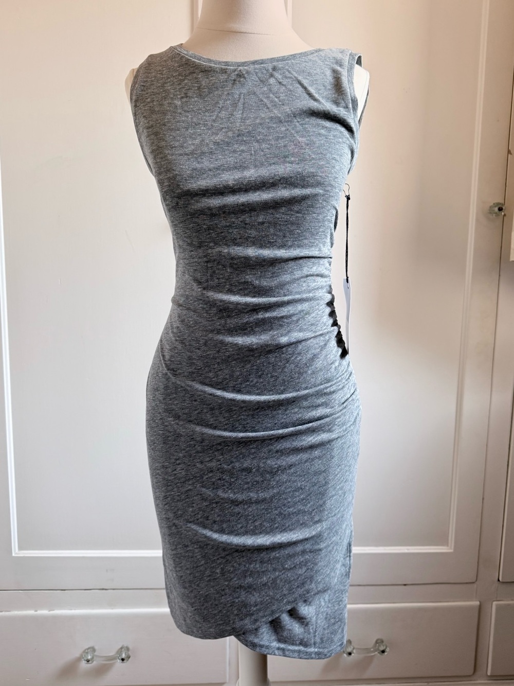 LEITH Sleeveless Gray Ruched Bodycon Dress